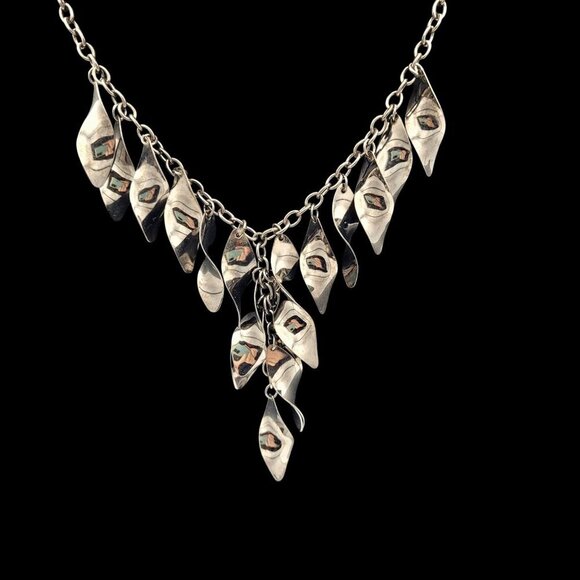 Gunmetal Silver-Tone Metal Waterfall Leaf Pendant Necklace With Chain - Picture 3 of 7